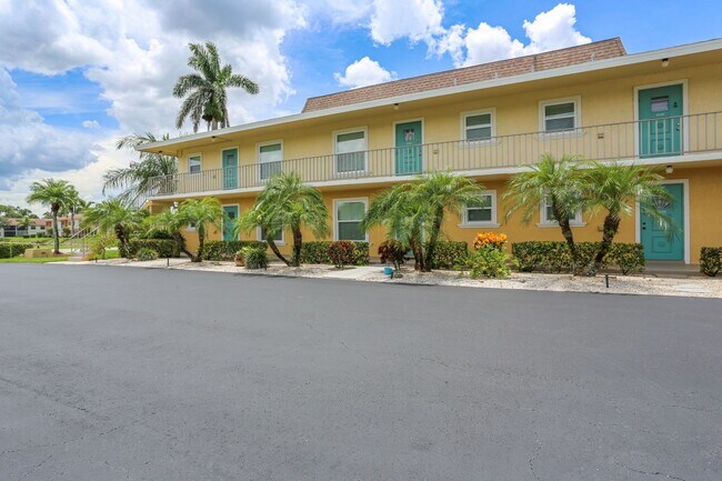 Foto del edificio - ***RIVIERA GOLF ESTATES***SEASONAL RENTAL***55+ COMMUNITY***NOW AVAILABLE***