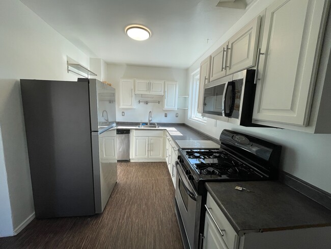 Kitchen - 3600 S Centinela Ave