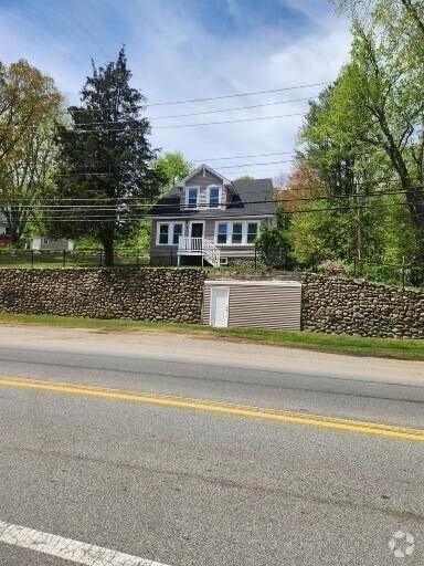 Building Photo - 480 Amesbury Rd
