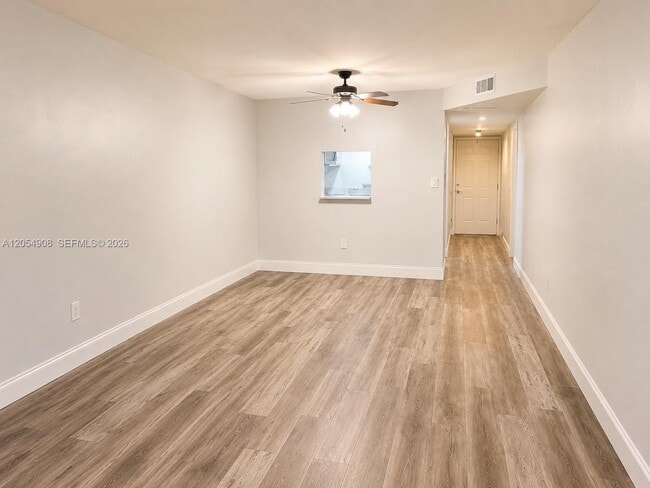 Building Photo - 7960 N Colony Cir