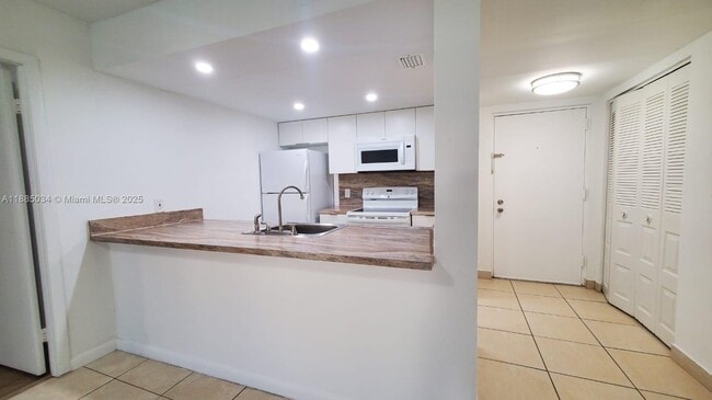 Foto del edificio - 8160 Geneva Ct