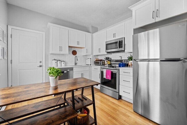 Building Photo - 34 Edison Green