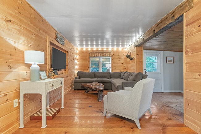 Building Photo - 156 Silliman Cove