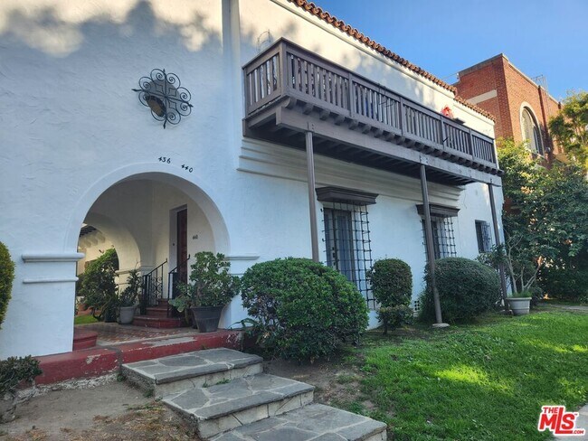 Foto del edificio - 438 Cochran Ave