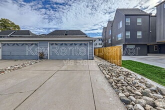 Building Photo - 2256 S Dexter St