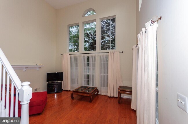 Building Photo - 109 Deer Run Ct
