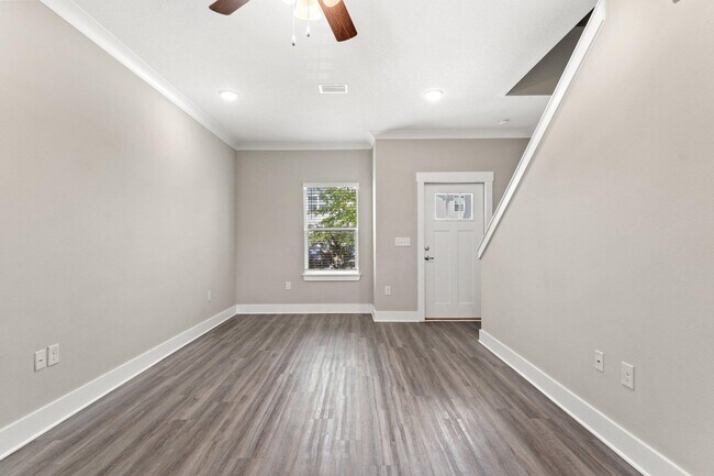 Building Photo - 352 N Sand Palm Rd