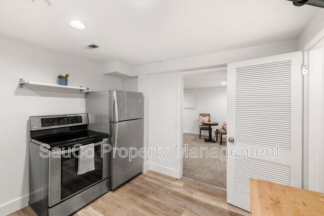 Foto del edificio - 6123 NE 25th Ave