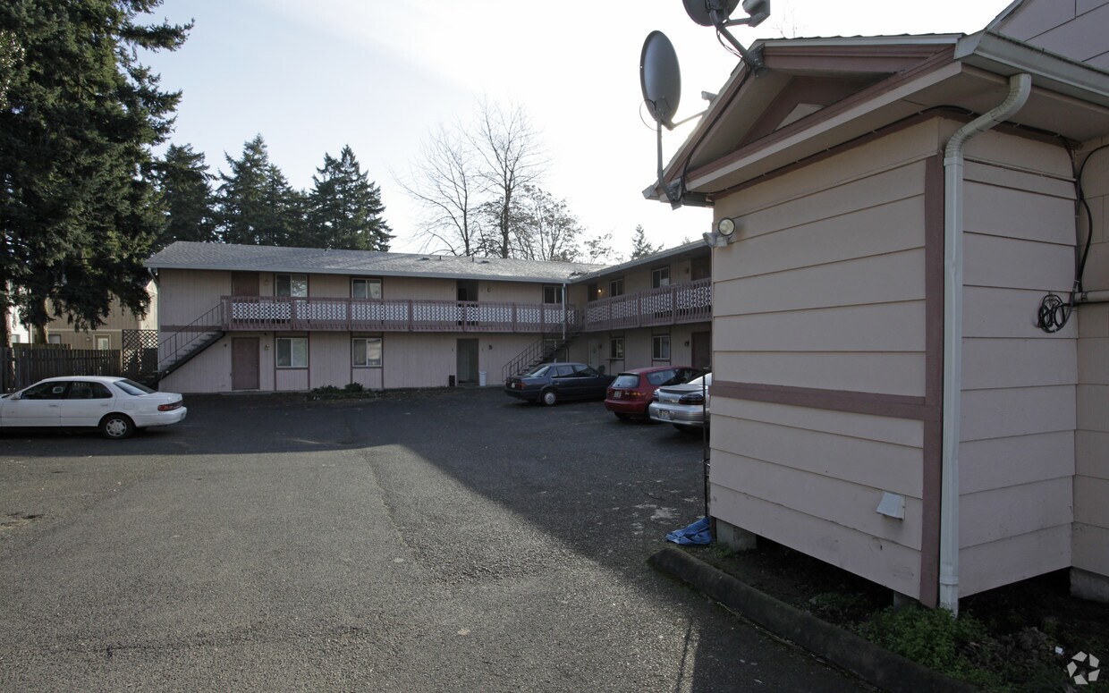 Building Photo - 715 Gillis St