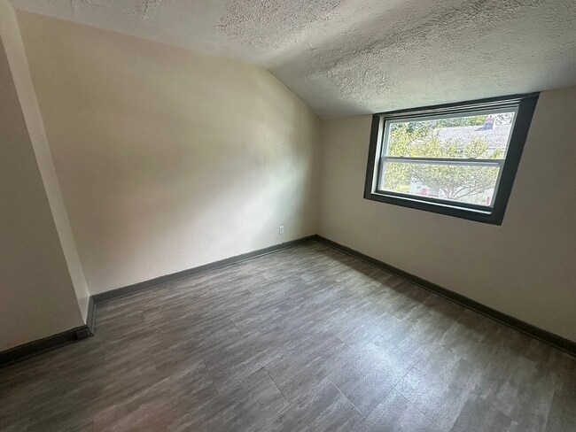 Foto del edificio - Welcome to Jubilee Estates at 96 Ledgecrest Ave, New Britain, CT.