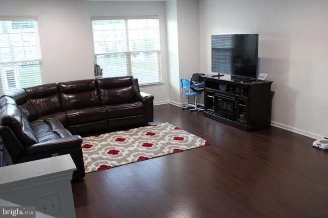 Foto del edificio - 1675 Hickory Ln