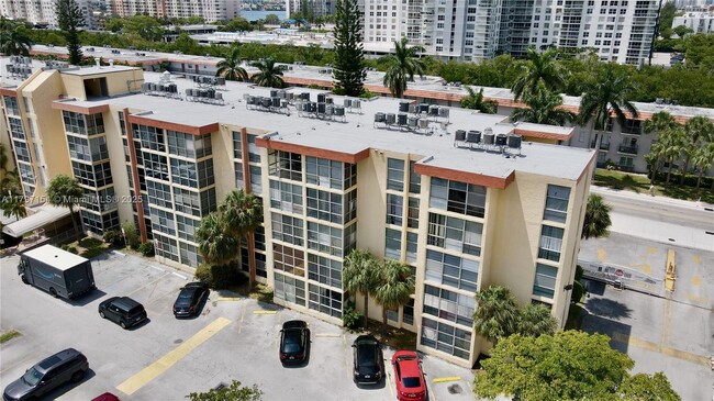 Foto del edificio - 200 172nd St