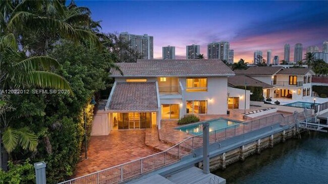 Foto del edificio - 3226 NE 168th St