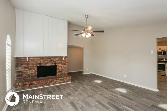 Building Photo - 625 Nora Ln