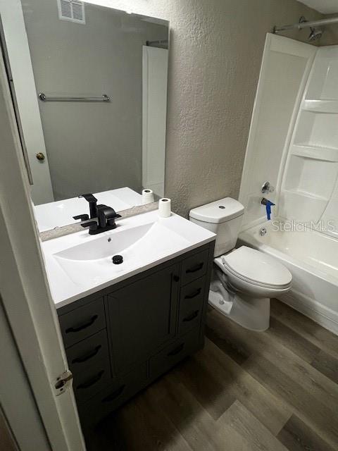 Foto del edificio - 4200 Thornbriar Ln