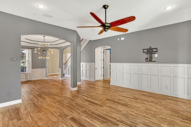 Building Photo - Gorgeous 5 bedroom/ 4 bathroom home in Durbin!