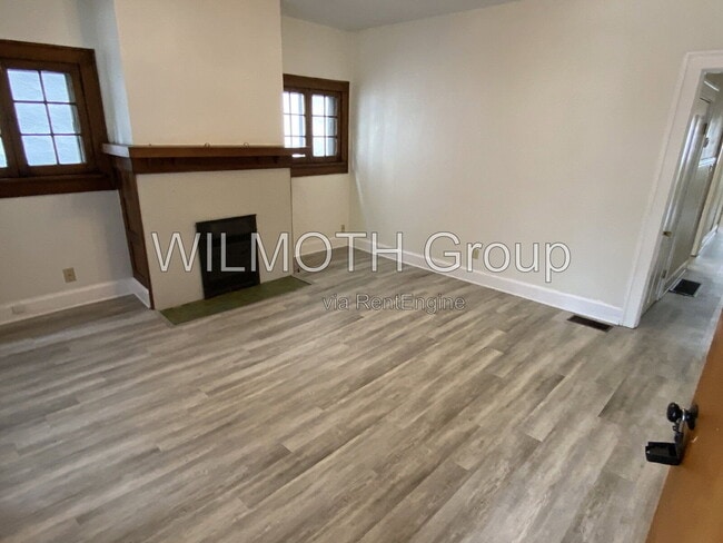 Photo - 537 East 11th Street Apartment