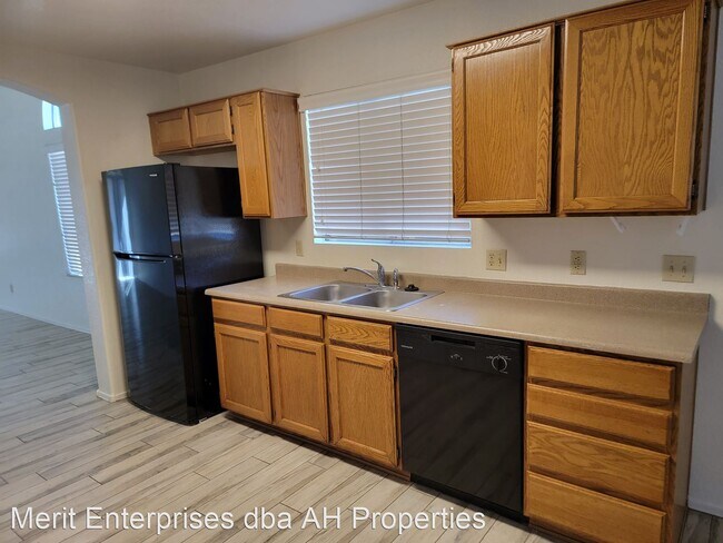 Foto del edificio - 3 br, 2 bath House - 6710 N 86TH LN