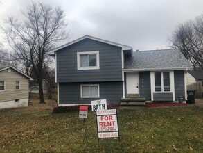 Building Photo - 916 Titus Ave