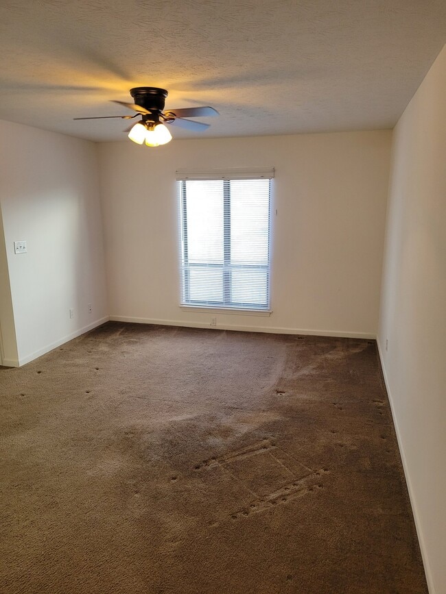 Building Photo - 500 Oxcart Rd