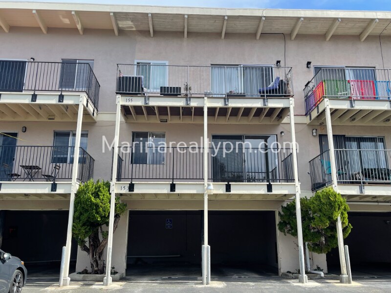 Foto principal - 129-191 Hilborn St