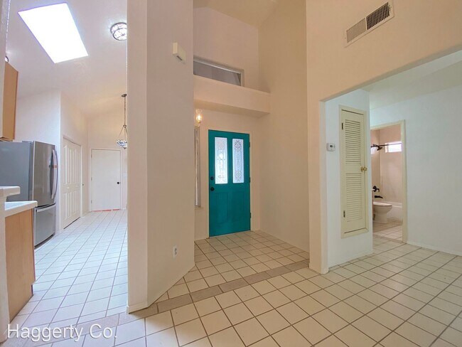 Foto del edificio - 2 br, 2 bath House - 6184 Los Robles