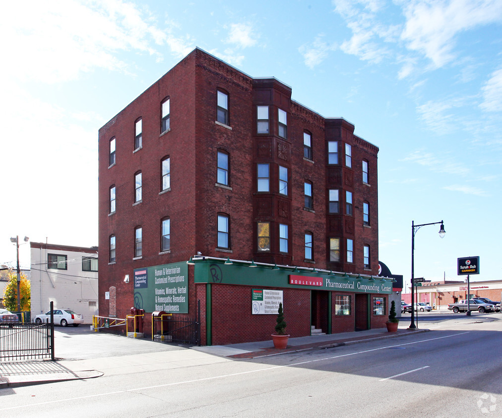 Building Photo - 149-151 Shrewsbury St