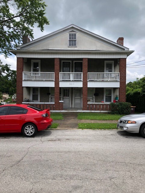 Front of Building - 307 Rosewood Ave