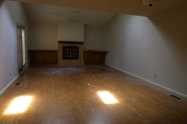 Foto del edificio - 3 Lyndhurst Village Ct