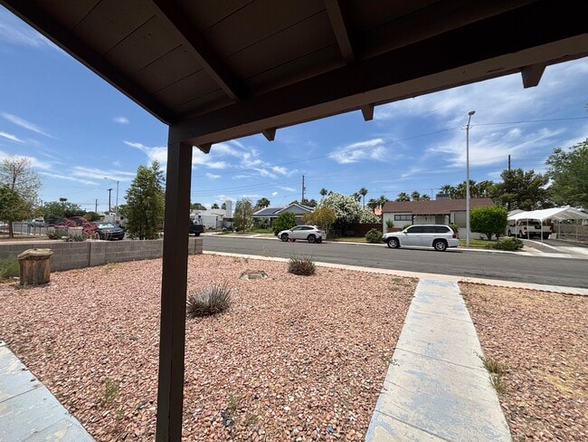 Building Photo - 1337 Melville Dr