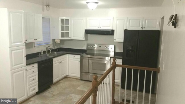 Building Photo - 16430 Overhill Way
