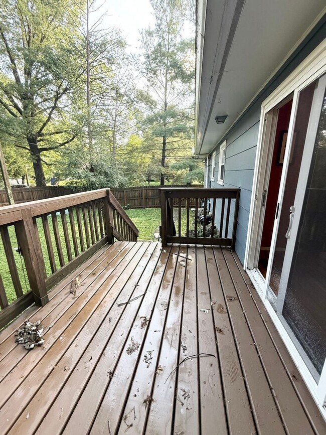 Foto del edificio - DON'T MISS THIS 4 BEDROOM HOME AVAILABLE N...