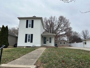 Building Photo - 2911 Hampshire St