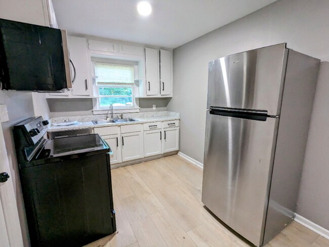 Foto del edificio - 2803 Wilson Dr NW