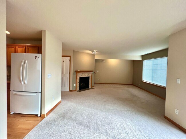 Building Photo - Lynnwood 2300+ sq.ft. House with Bonus Room - MOVE IN READY!