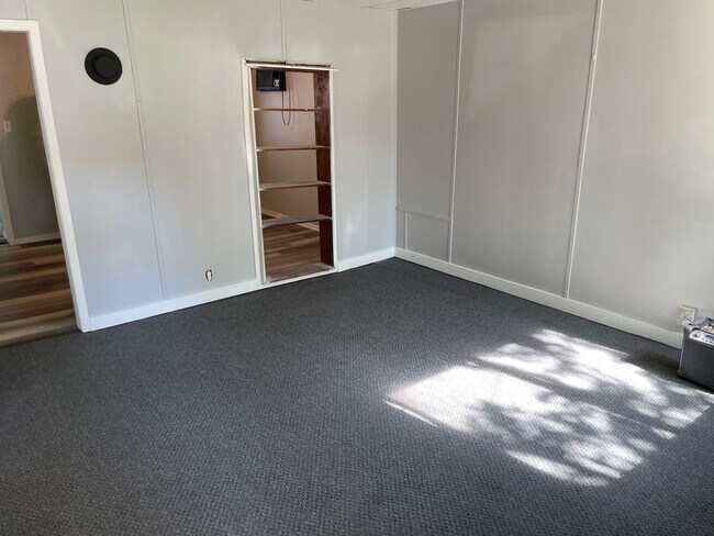 Building Photo - Two bedroom house!  With garage