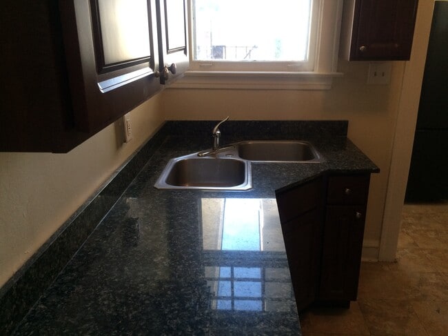 Foto del edificio - 44 N Spring Ave