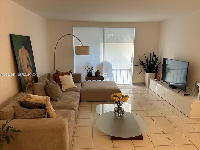 Foto del edificio - 2861 Leonard Dr