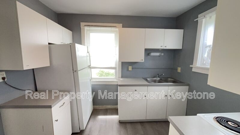 Primary Photo - 217 Spencer Ave