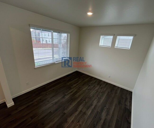 Foto del edificio - 2494 Wren Dr