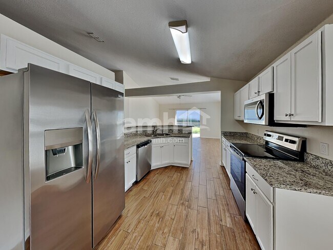 Foto del edificio - 12904 Brookcrest Pl