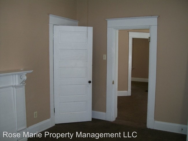 Building Photo - 404 N D St