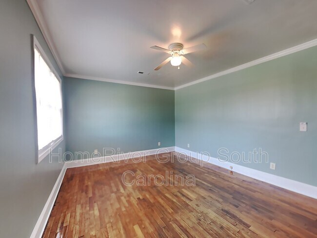 Building Photo - 41 Willow Dr