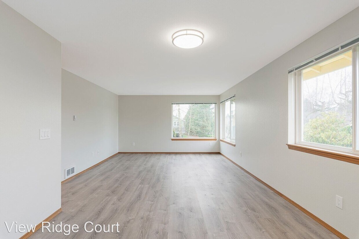 Foto principal - 27010 78th Ave NW