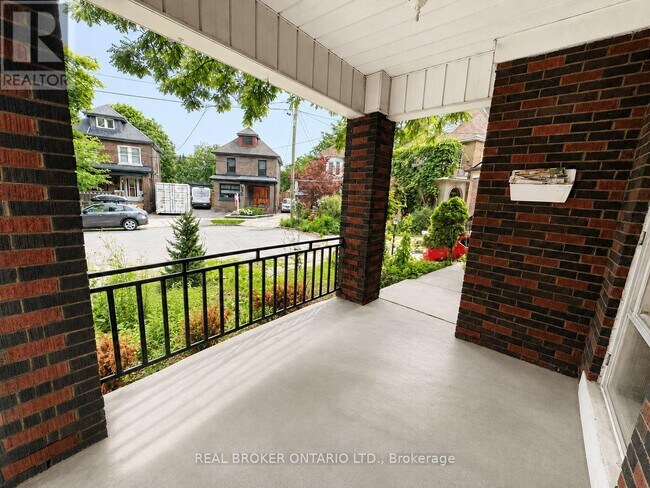 Photo du bâtiment - 272 Stinson Crescent