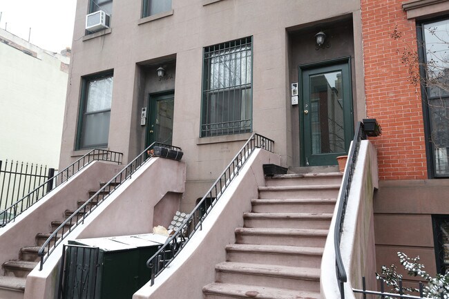 Building Photo - 346 State St