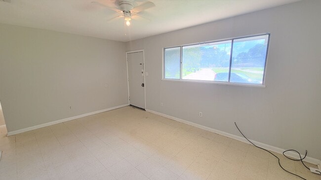 Foto del edificio - 3406 Black Lake Cir