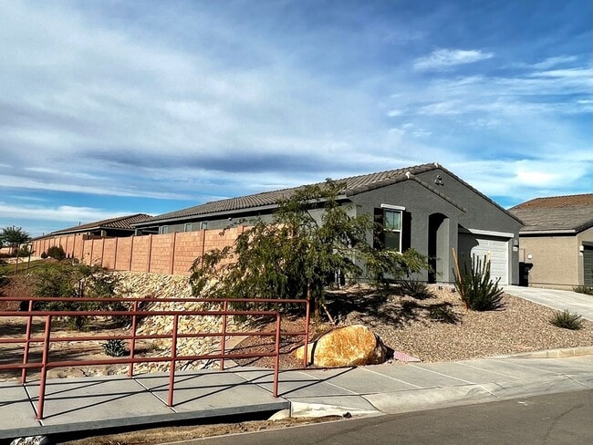 Building Photo - Brand New energy-efficient home!