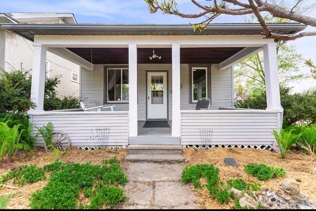 Building Photo - 602 Hodgman St
