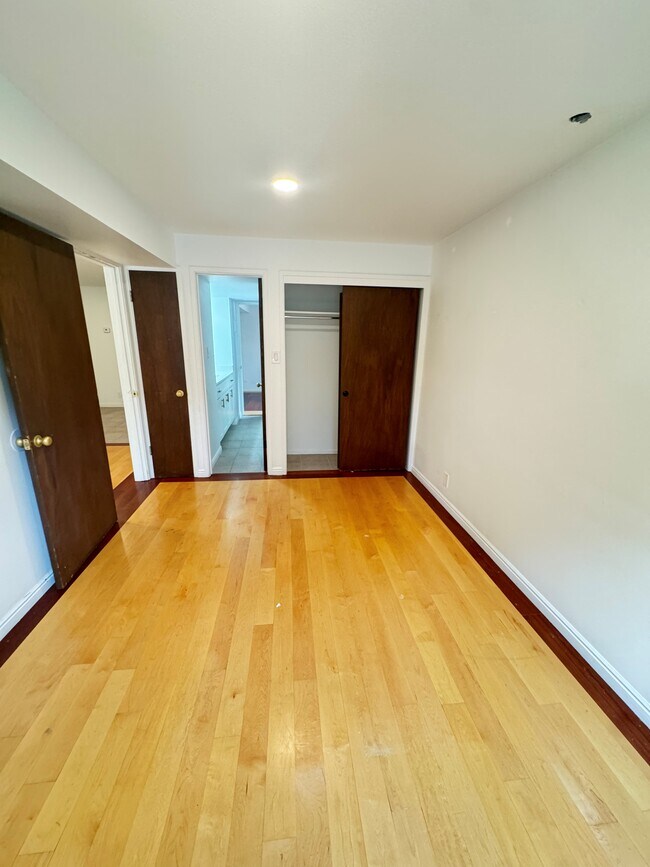 Foto del edificio - 120 G St